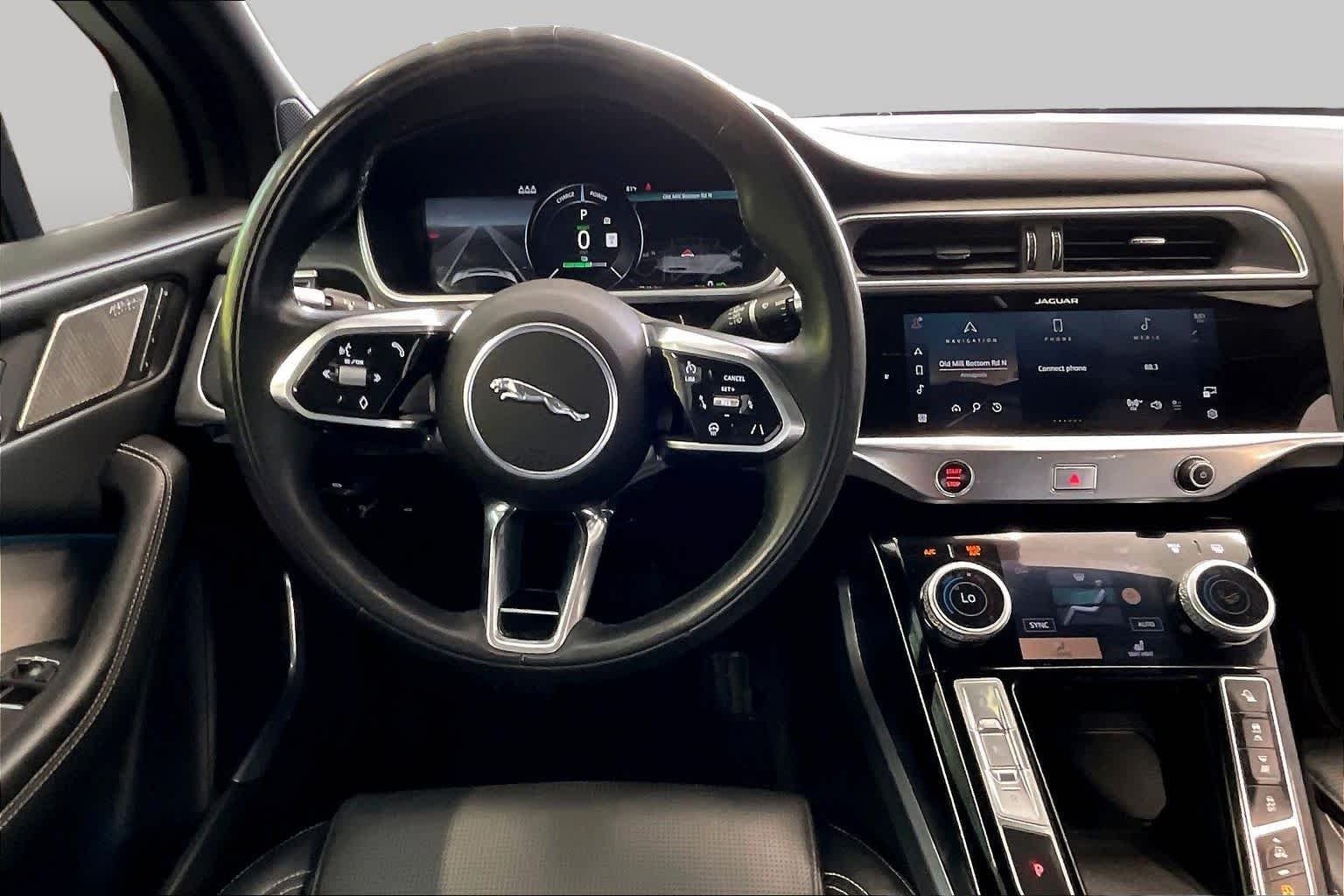 Used 2022 Yulong White Metallic Jaguar HSE image 5