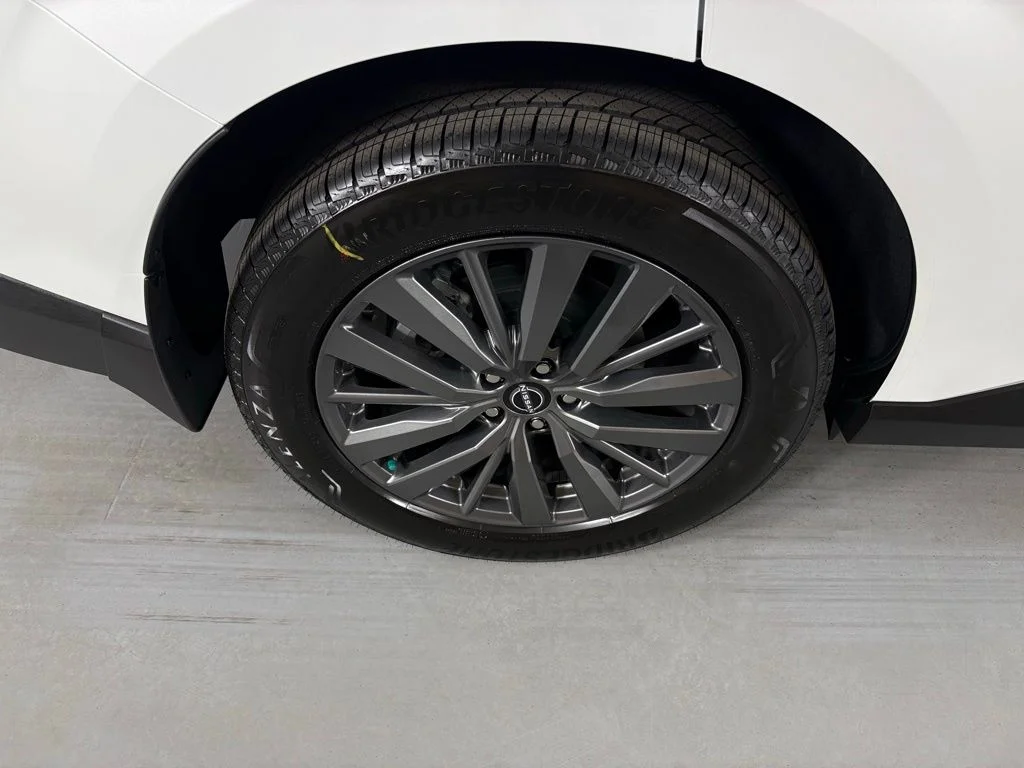 New 2026 White Nissan SL image 11