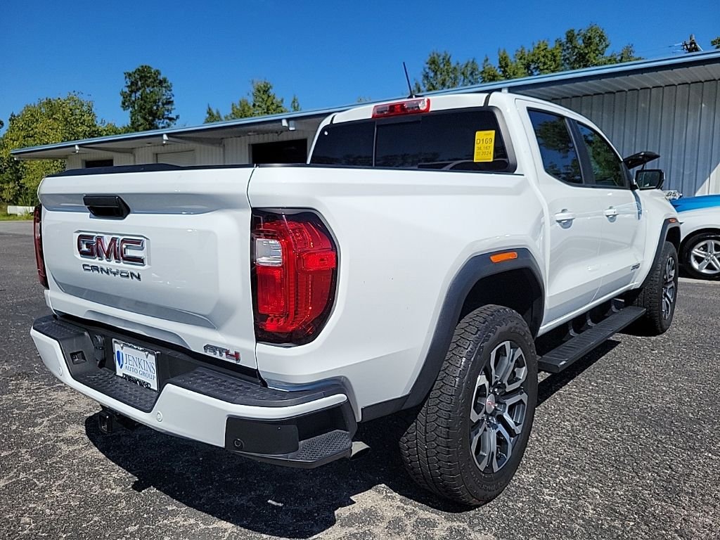 Used 2024 White GMC AT4 image 9