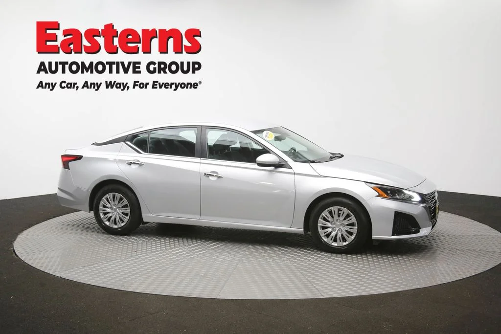 Used 2023 Silver Nissan 2.5 S image 45
