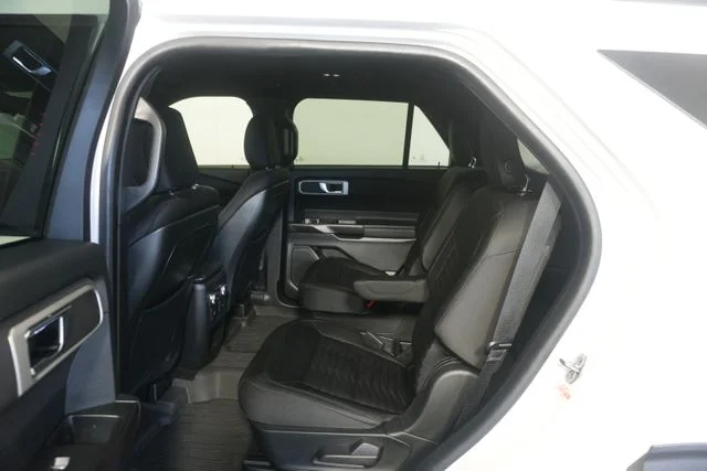 Used 2020 Oxford White Ford XLT image 24