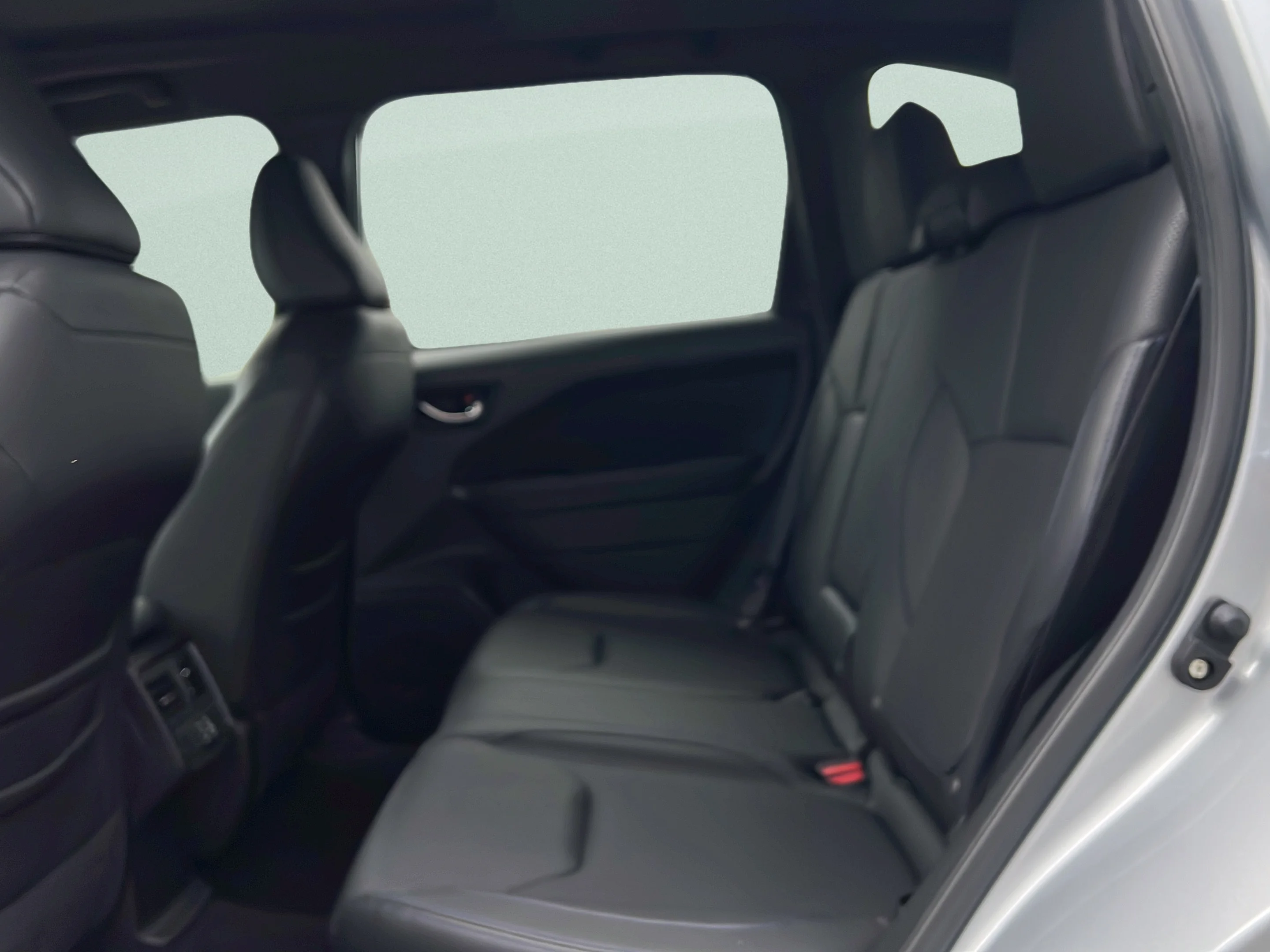 Used 2025 Ice Silver Metallic Subaru Limited image 10