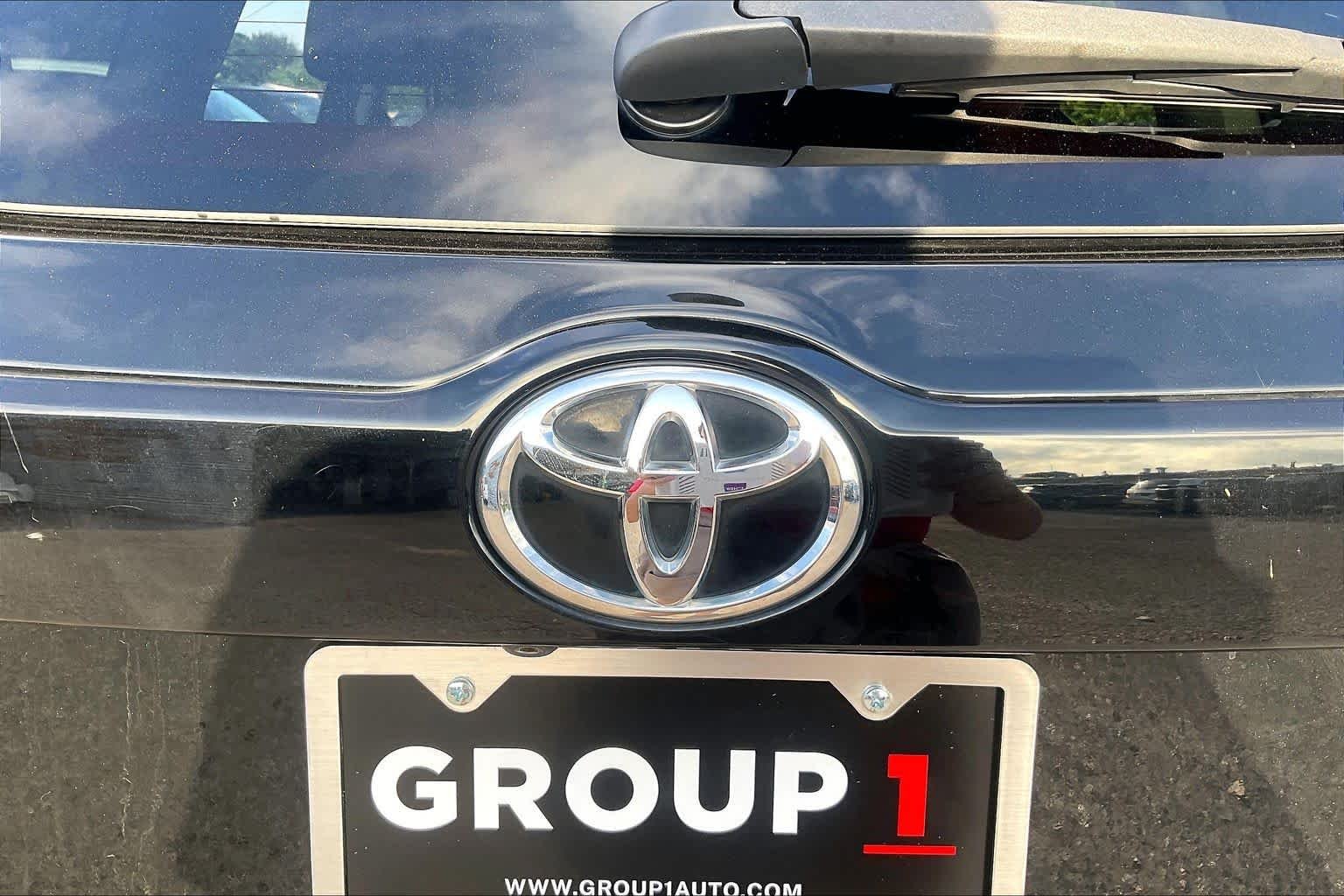 Used 2019 Midnight Black Metallic Toyota LE image 10