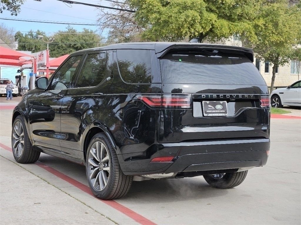Certified Used 2025 Santorini Black Metallic Land Rover Dynamic SE image 4