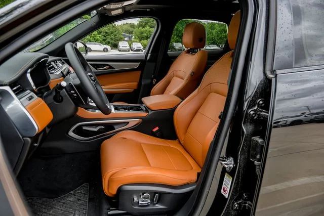 2026 Jaguar F-Pace R-Dynamic S - Photo 42