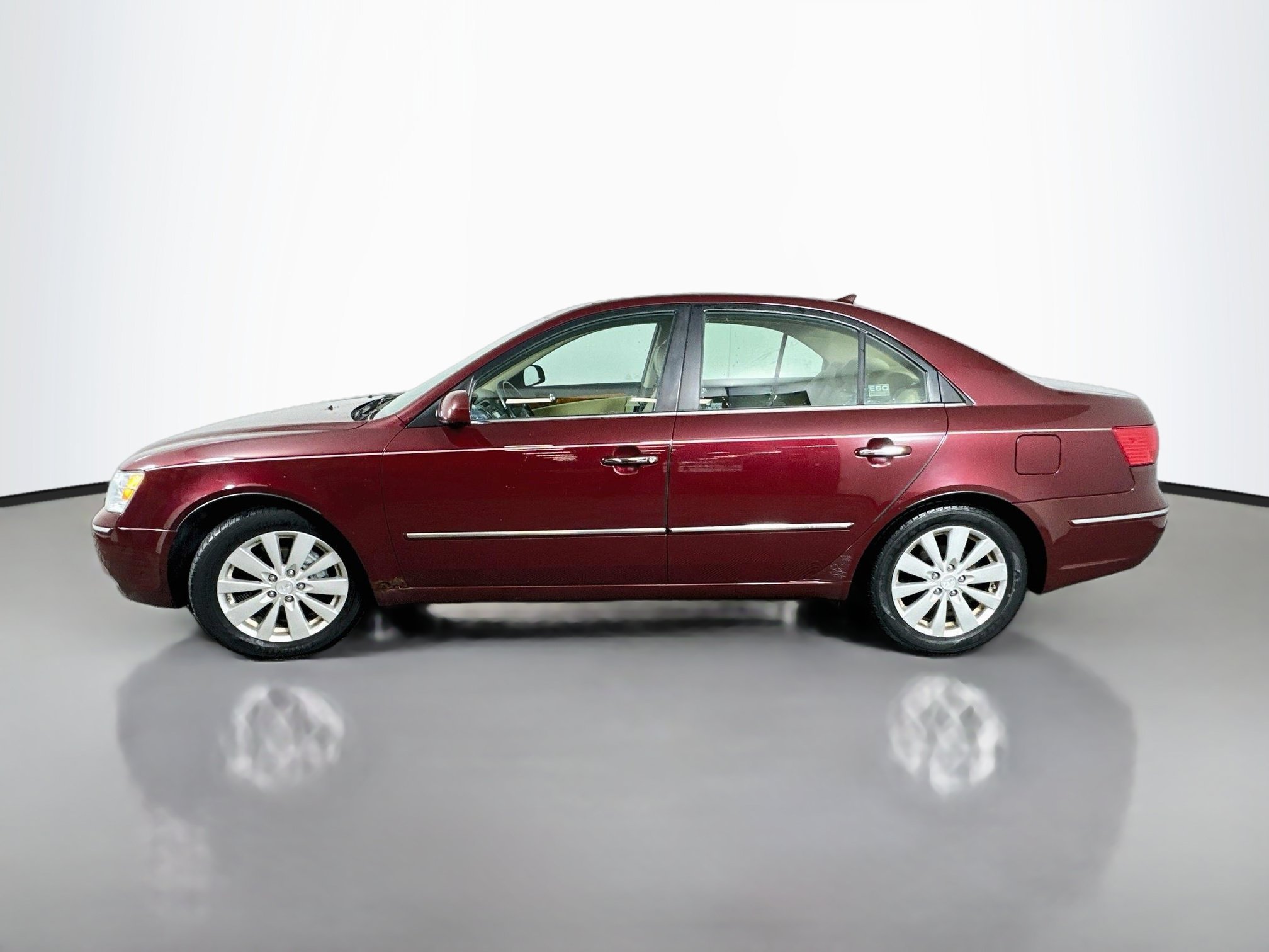 Used 2009 Dark Cherry Red Hyundai Limited image 4