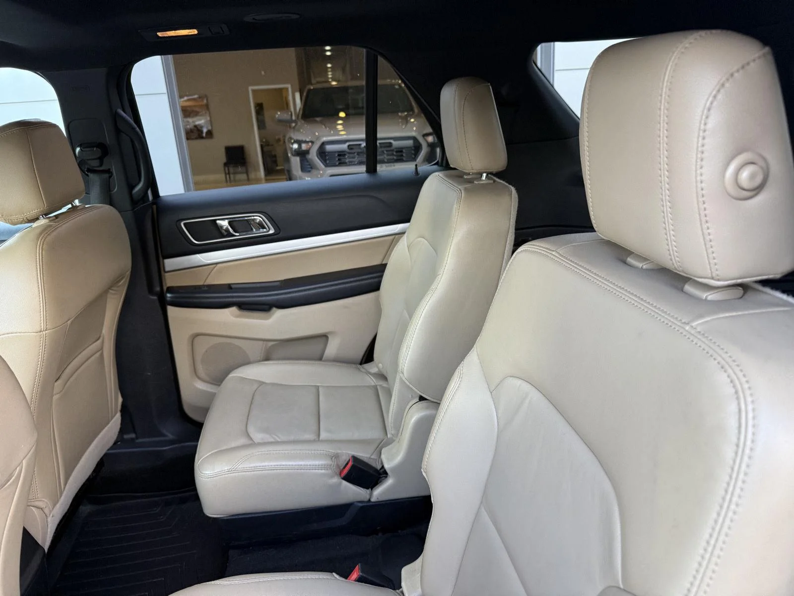 Used 2017 Oxford White Ford XLT image 13