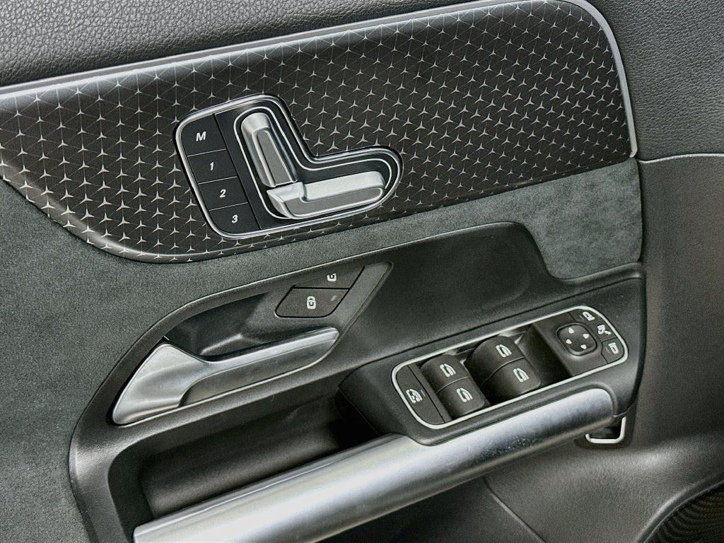Certified Used 2025 Mountain Gray Metallic Mercedes-Benz GLA 250 image 18