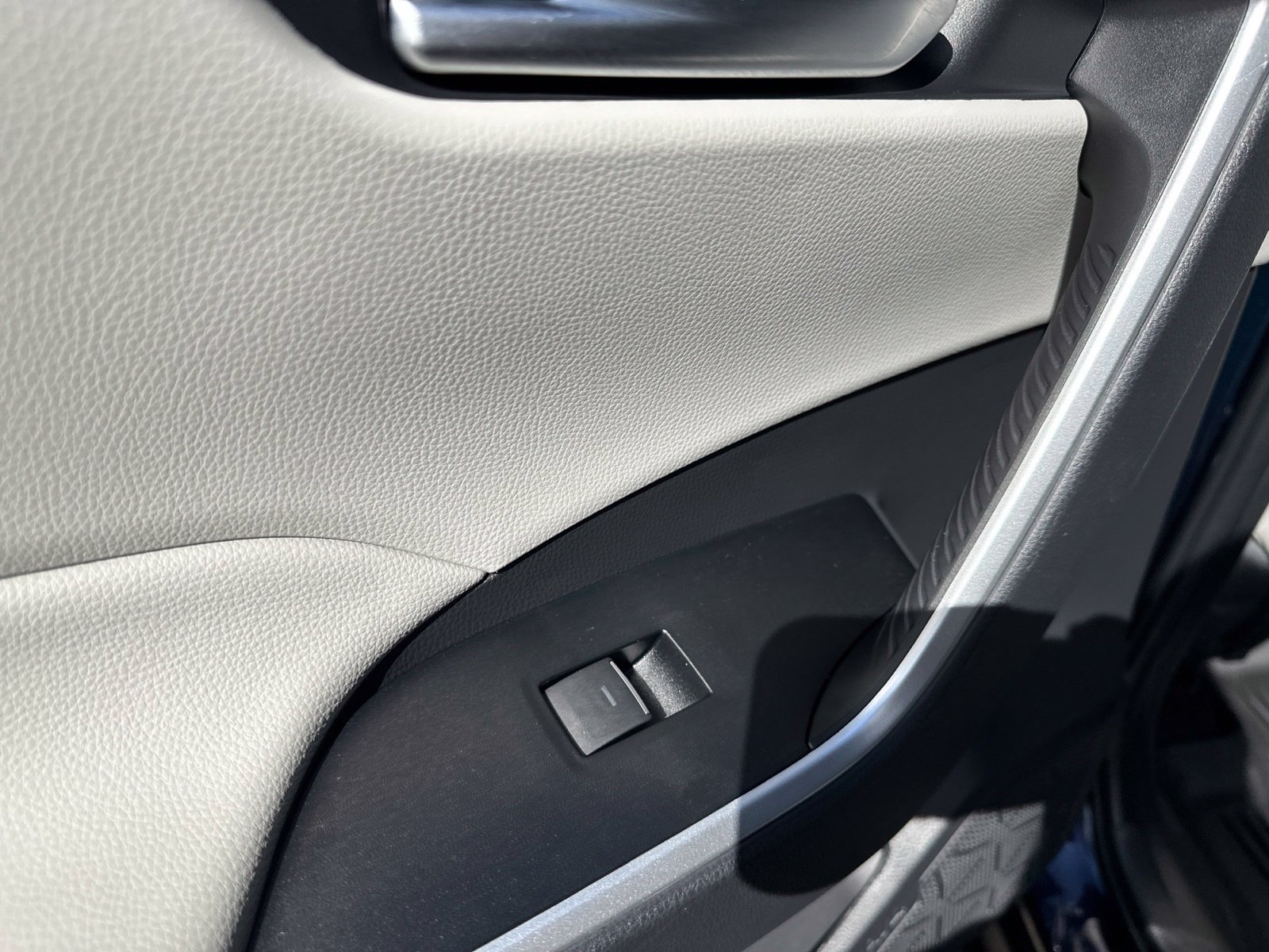 Used 2025 Blue Toyota XLE Premium image 24
