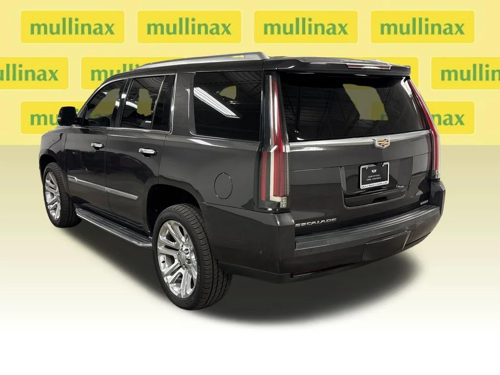 Used 2018 DARK GRANITE METALLIC Cadillac Premium Luxury image 17