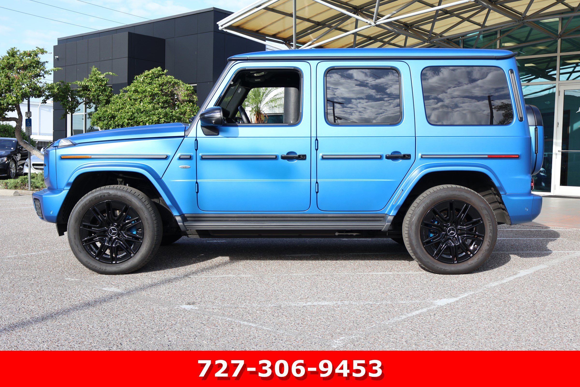 Certified Used 2025 MANUFAKTUR South Sea Blue Magno Mercedes-Benz G 580e image 6