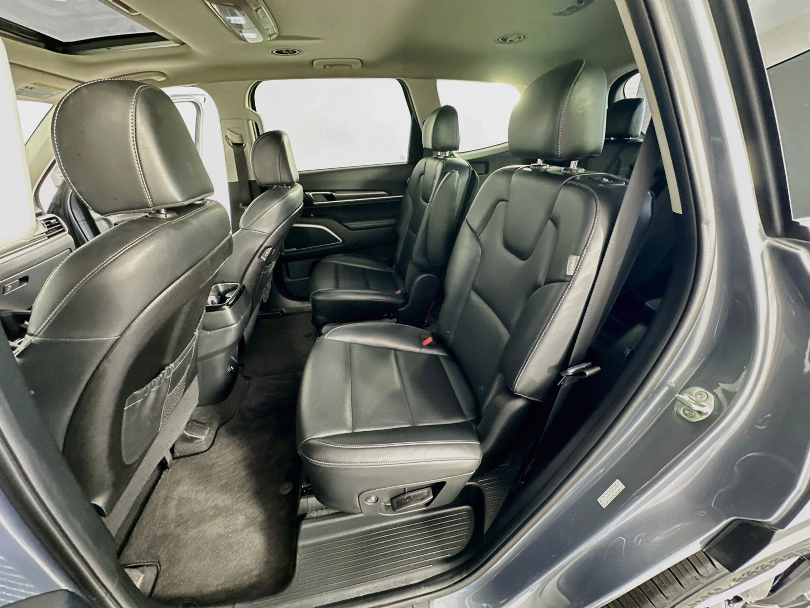2025 Kia Telluride S - Photo 31