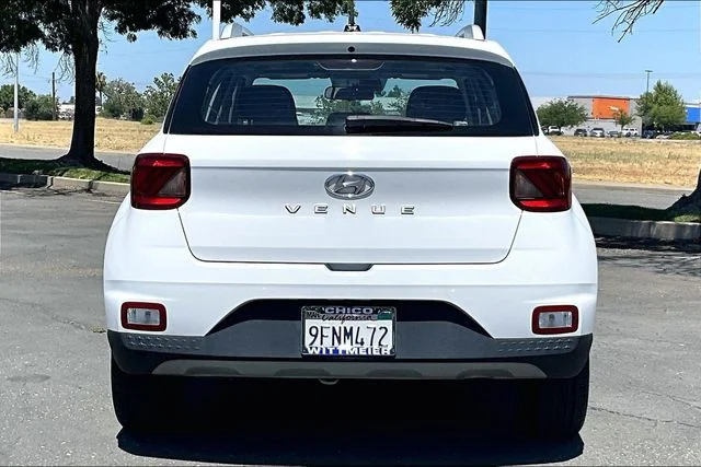 Used 2023 Ceramic White Hyundai SEL image 4