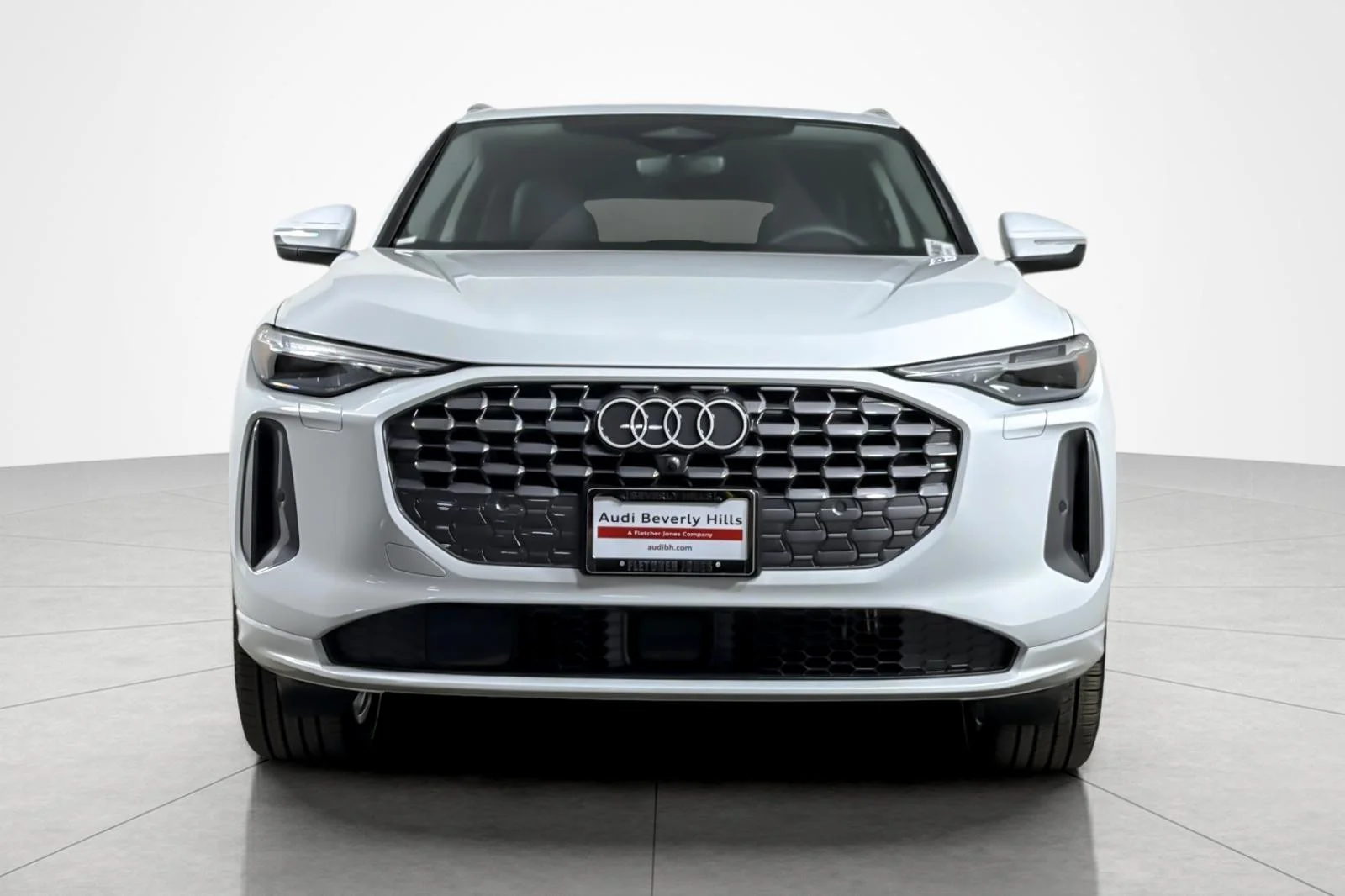Used 2025 Glacier White Metallic Audi Premium Plus 2.0 TFSI quattro image 8