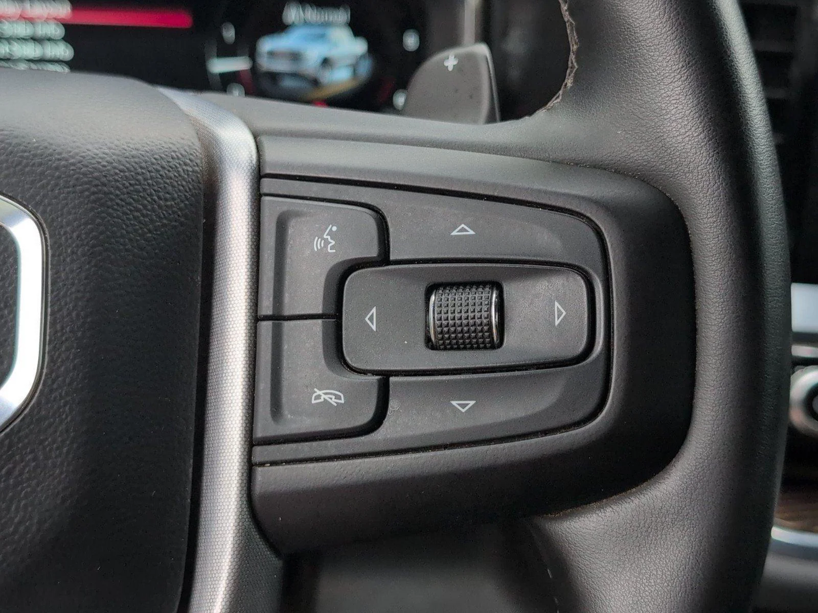 Used 2023 Summit White GMC Elevation image 28