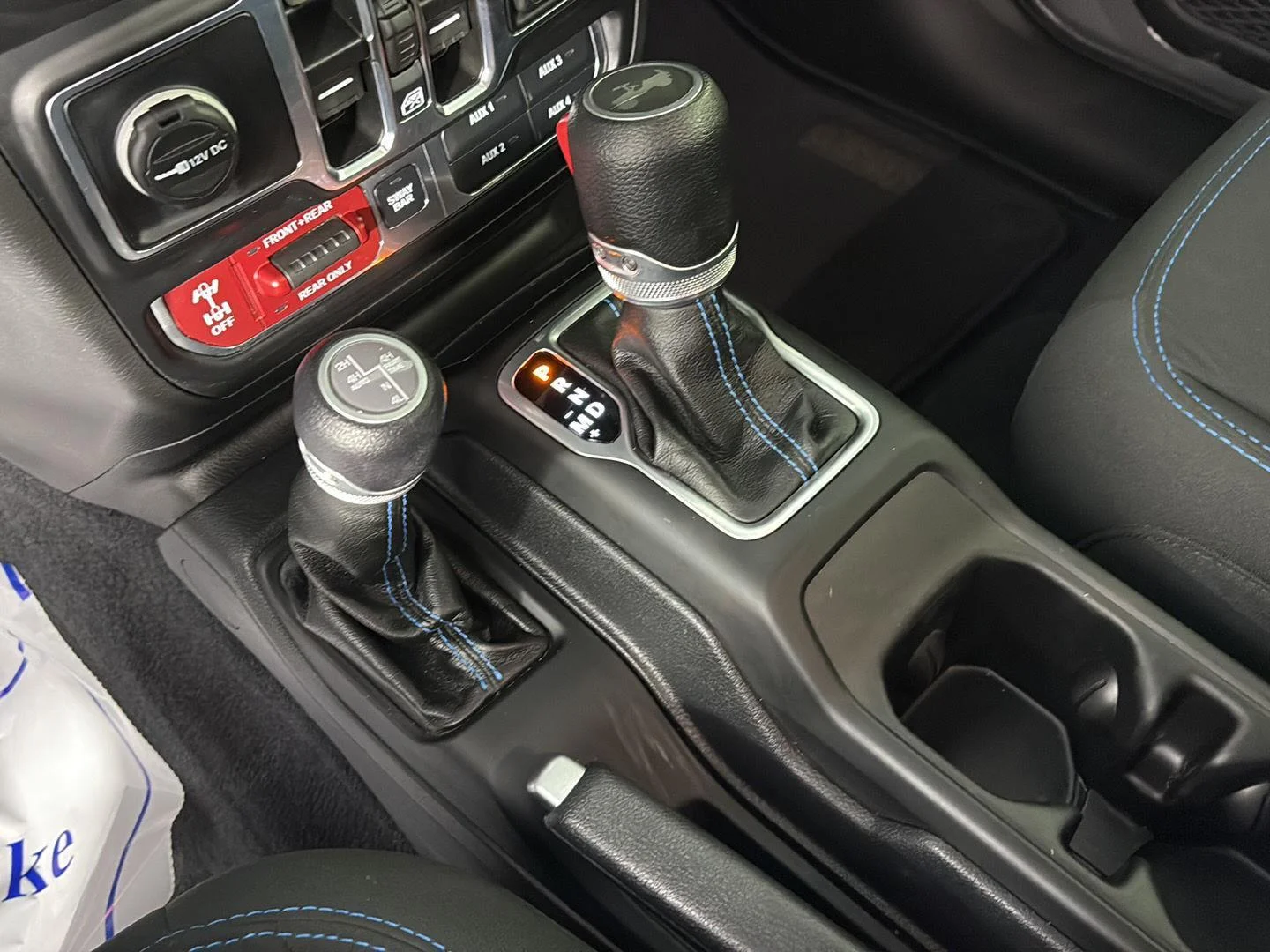 Used 2023 Sting-Gray Clearcoat Jeep Rubicon image 40