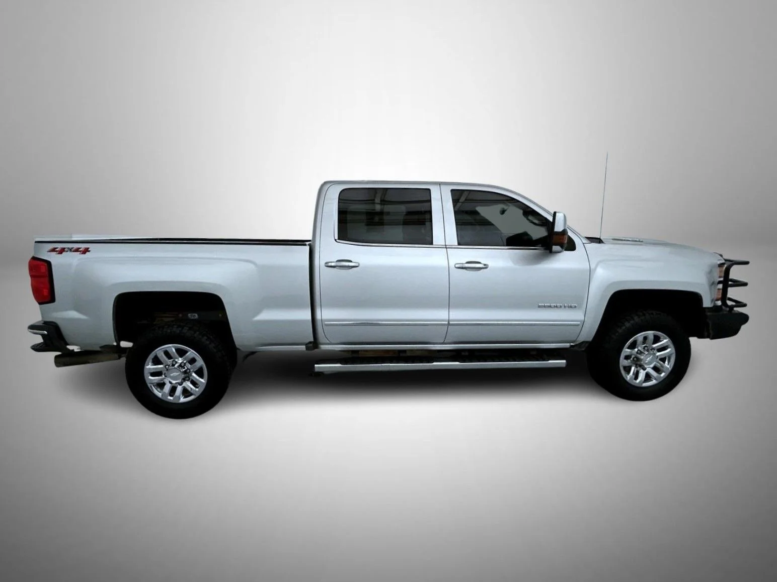 Used 2019 Silver Chevrolet LTZ image 4