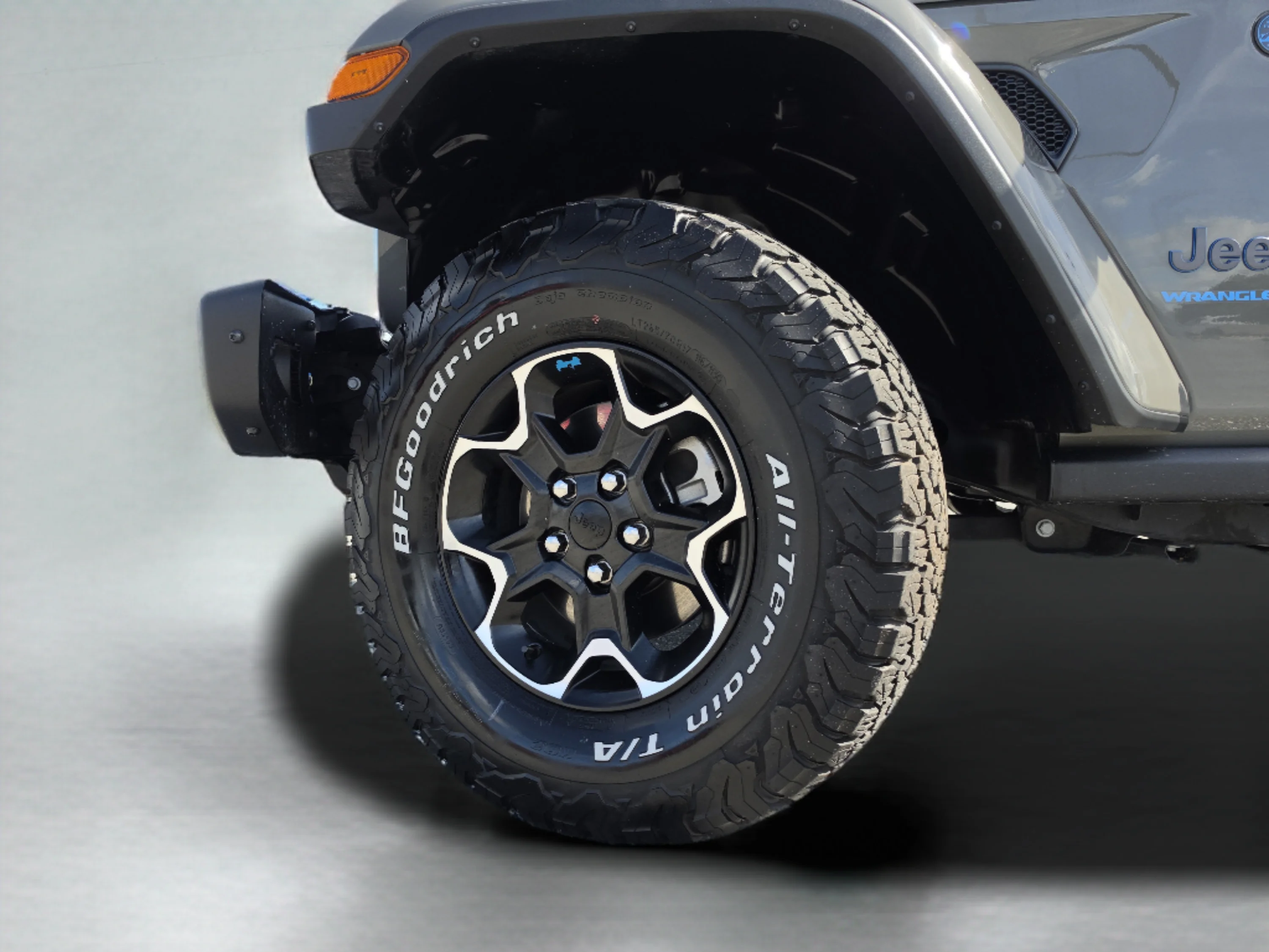 Used 2023 Sting-Gray Clearcoat Jeep Rubicon image 41