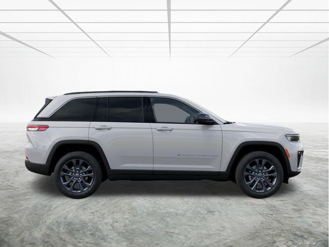 New 2026 Bright White Clear-Coat Exterior Paint Jeep Limited image 22