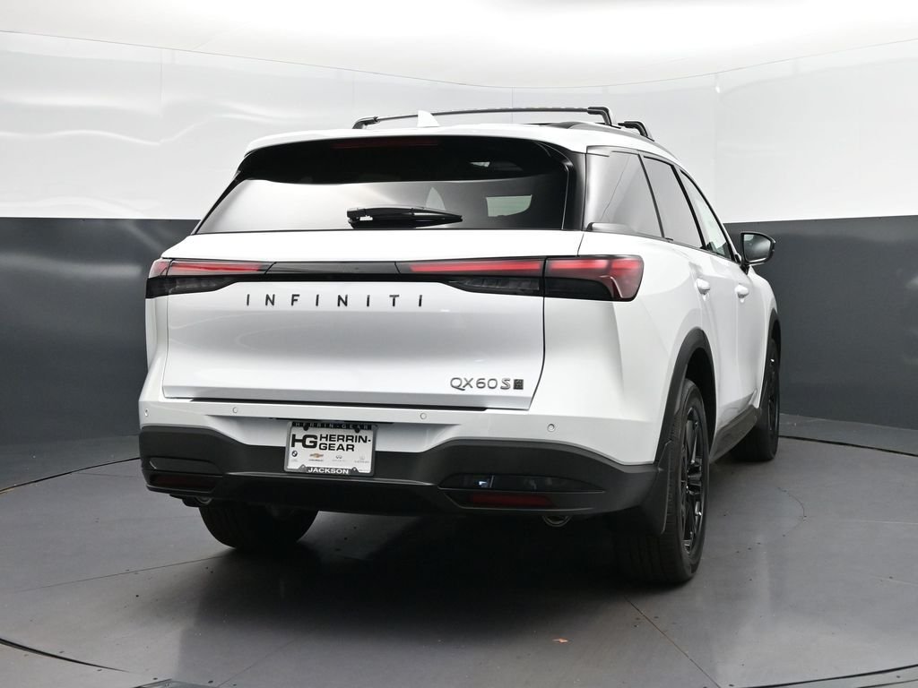New 2027 RADIANT WHITE INFINITI Sport AWD image 7
