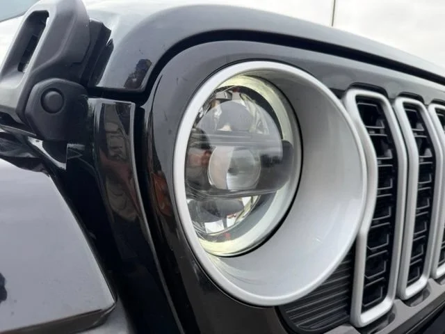 Used 2024 Black Clearcoat Jeep Sahara 4xe image 9
