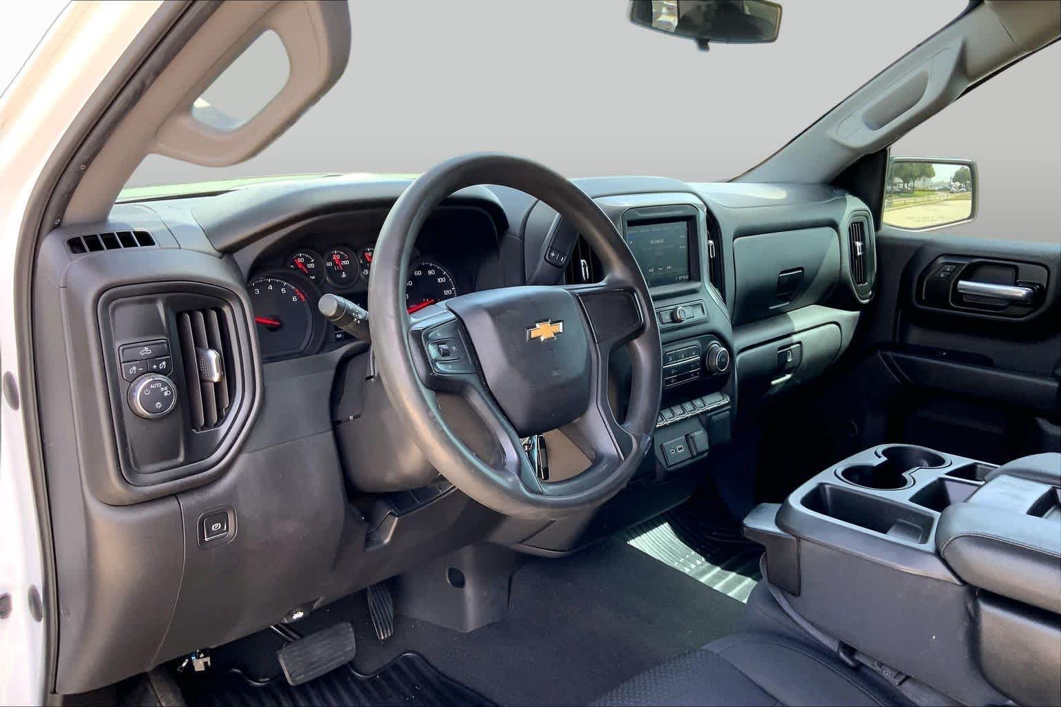 Used 2022 Summit White Chevrolet Custom image 17