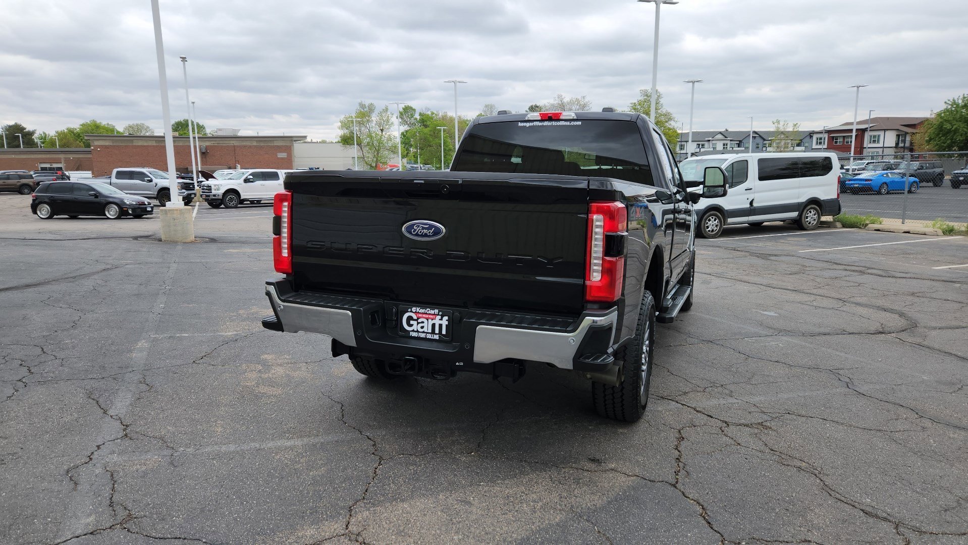 Used 2025 Black Metallic Ford LARIAT image 12