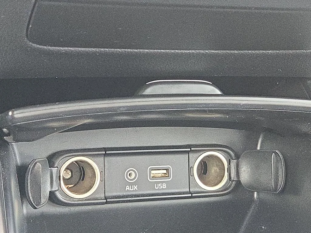 Used 2017 Red Kia LX image 42