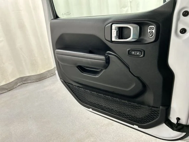 Used 2021 White Jeep Sport image 23