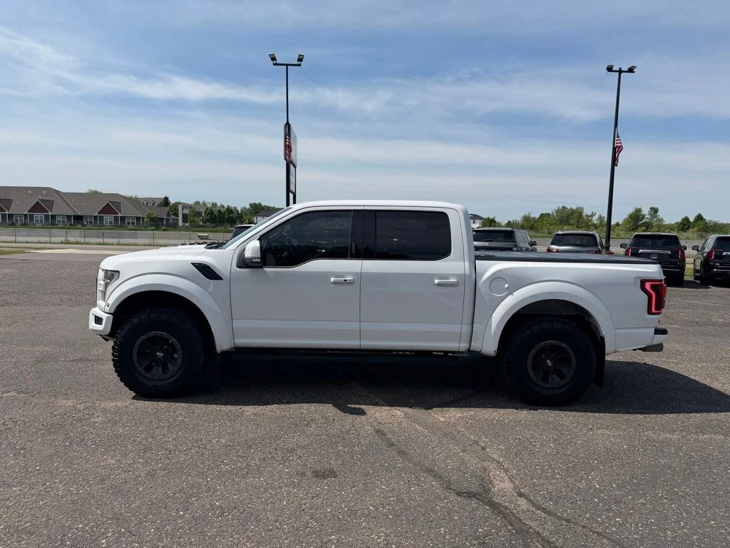 Used 2018  Ford Raptor image 11
