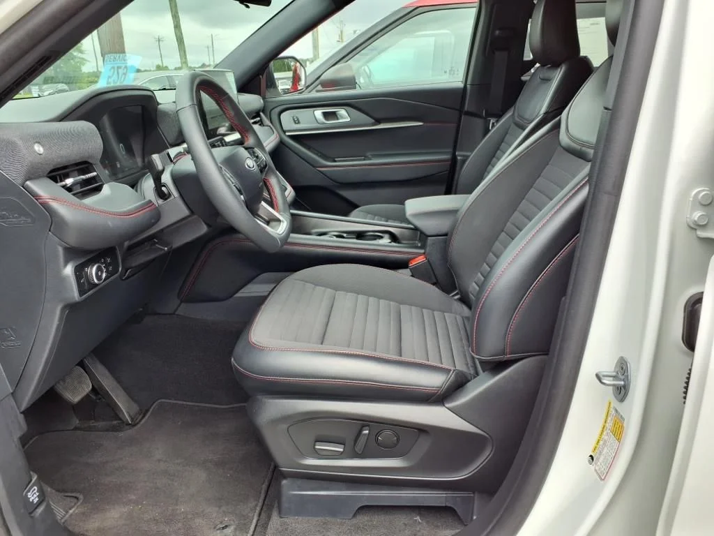 2025 Ford Explorer ST-LINE - Photo 8