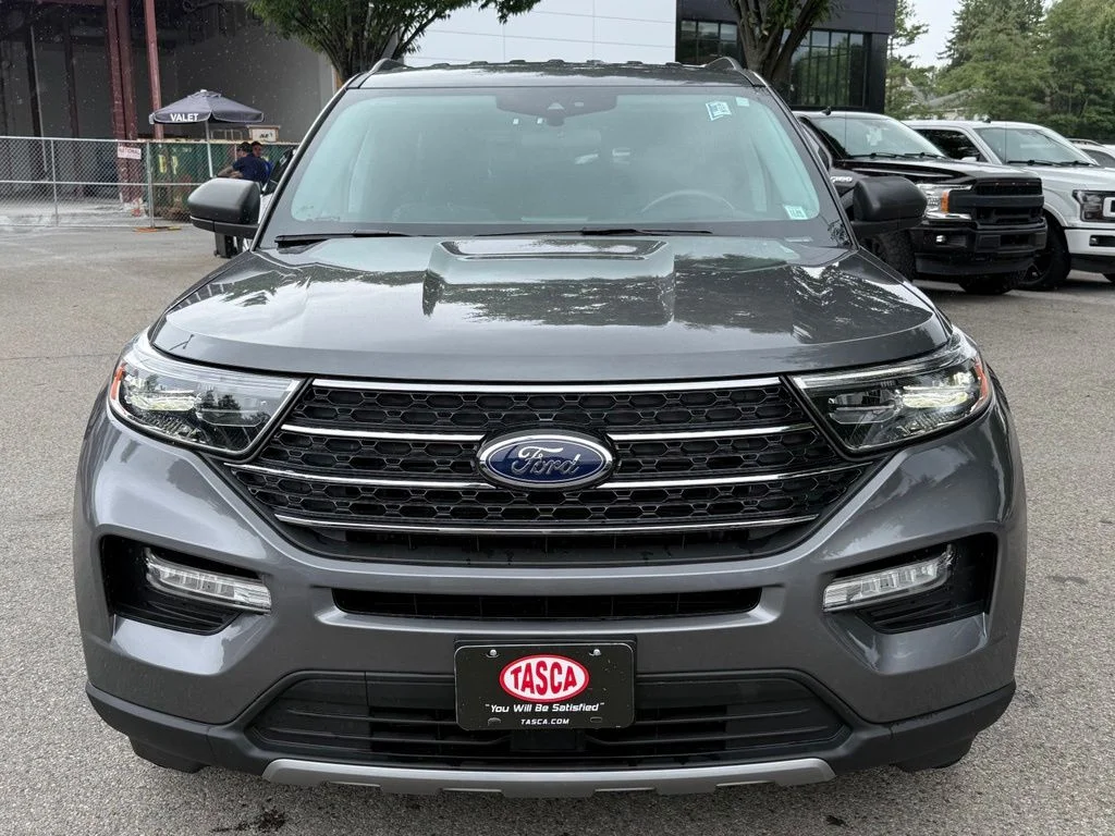 Used 2023 Gray Ford XLT image 3