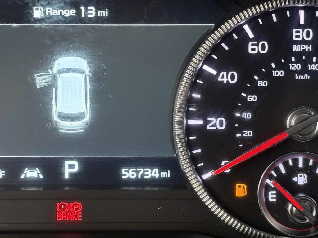 Used 2021 White Kia SX image 27