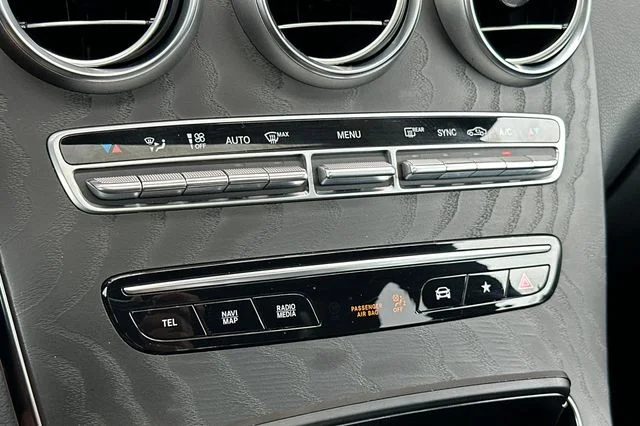 Used 2021  Mercedes-Benz GLC 300 Coupe image 18