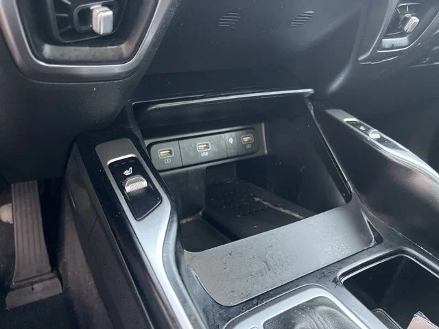 Used 2023 Black Kia X-Line S image 27