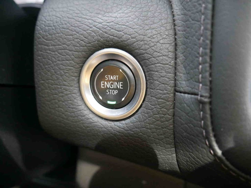 Used 2024  GMC Denali image 34