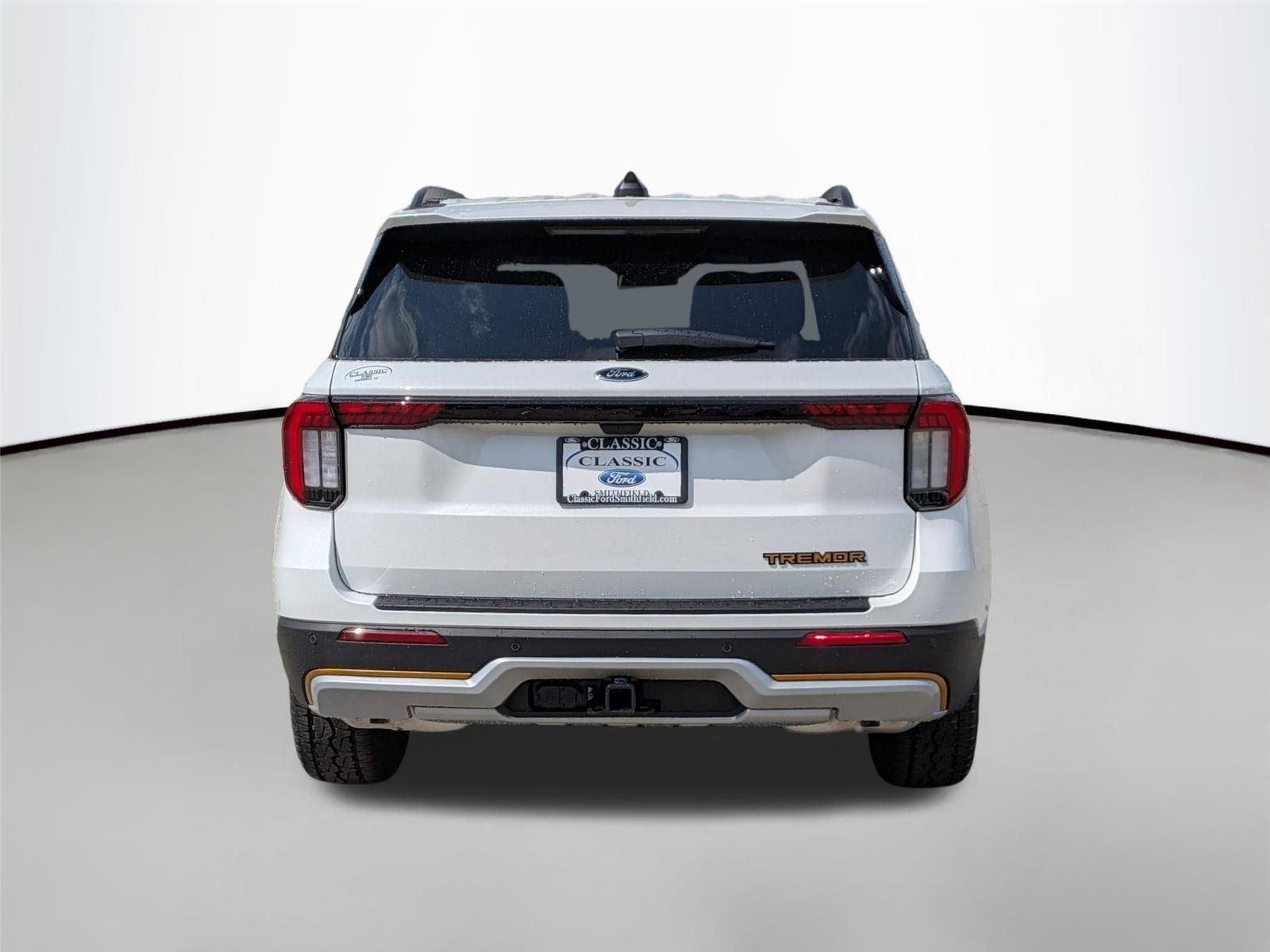 New 2026 Star White Metallic Tri-Coat Ford Tremor® image 4