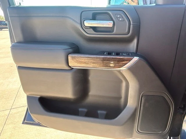 Used 2021 Pacific Blue Metallic GMC SLE image 17