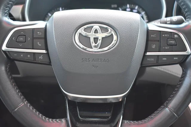 Used 2020 Blue Toyota XLE image 24