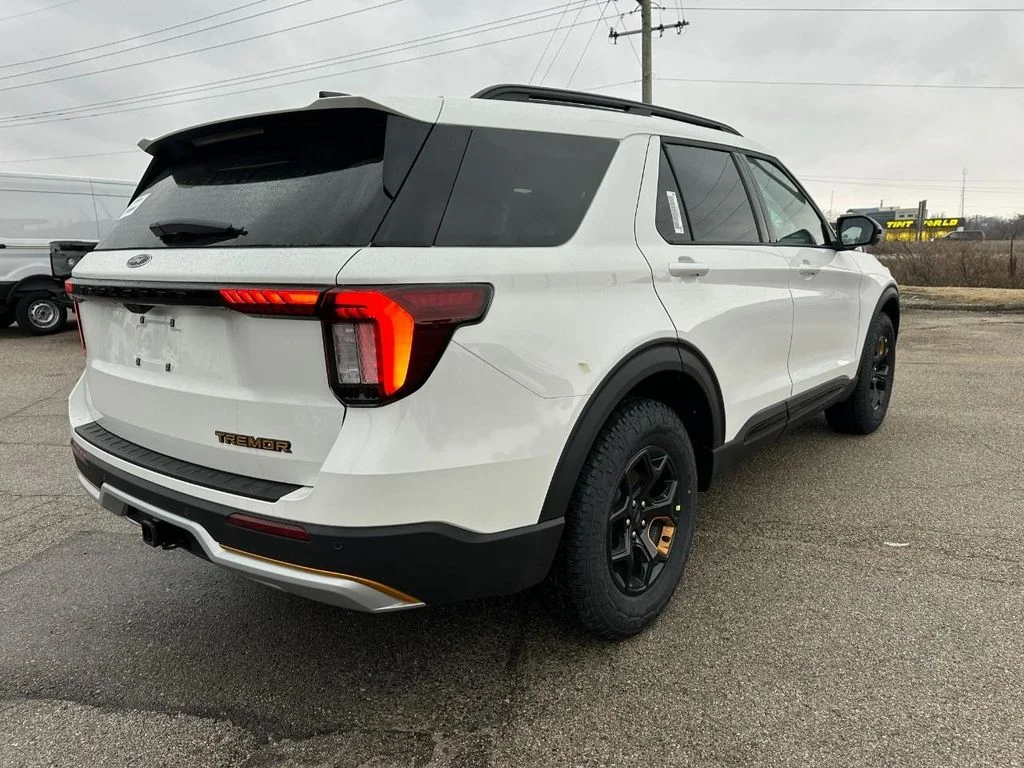 New 2026 Star White Metallic Tri-Coat Ford Tremor® image 3