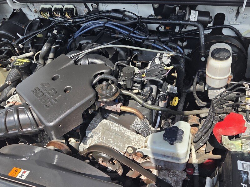 Used 2011 Oxford White FORD 4WD 4DR SUPERCAB 126" XLT image 19