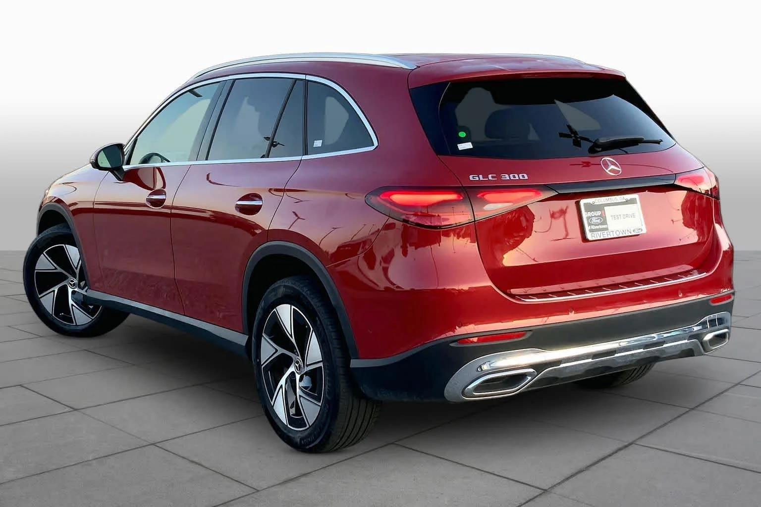 Used 2024 MANUFAKTUR Patagonia Red Metallic Mercedes-Benz GLC 300 image 11