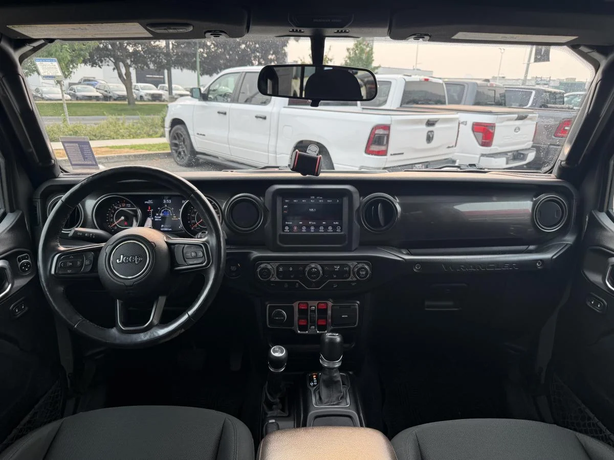 Used 2019 Grey Jeep Sport image 16