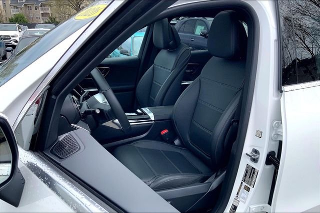 Used 2026 White Mercedes-Benz GLC 300 image 6