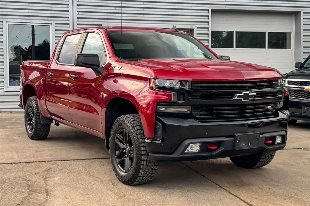 Used 2019 Red Chevrolet LT Trail Boss image 1