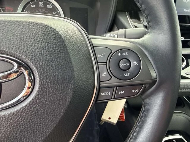 Used 2020 White Toyota SE image 33