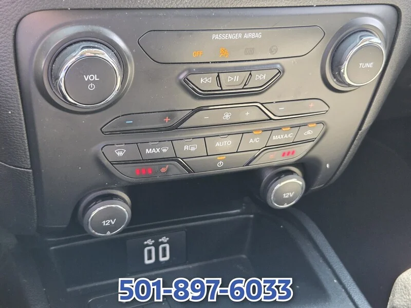 Used 2020 White Platinum Clearcoat Metal FORD LARIAT 2WD SUPERCREW 5