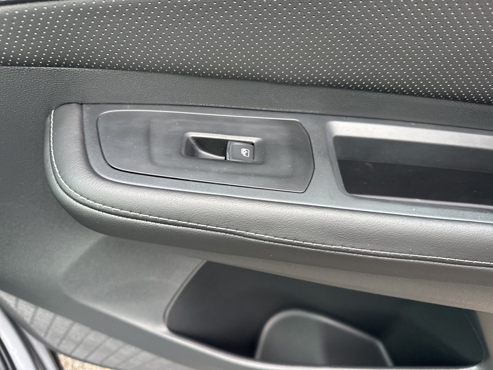 2026 Volkswagen Atlas SE w/Tech - Photo 41