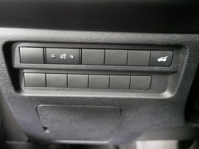 Used 2024 Black Diamond Mitsubishi SE image 28