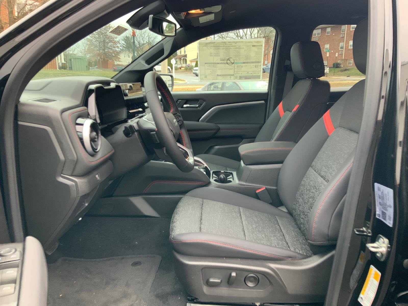 2026 Chevrolet Colorado Z71 - Photo 10